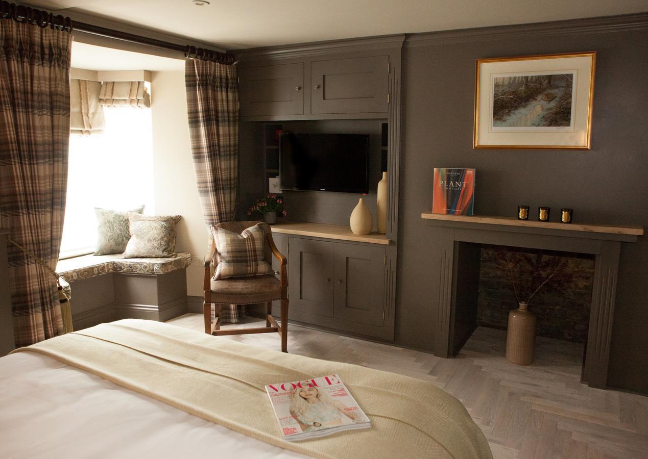 The Greyhound On The Test Hotel Stockbridge  Buitenkant foto