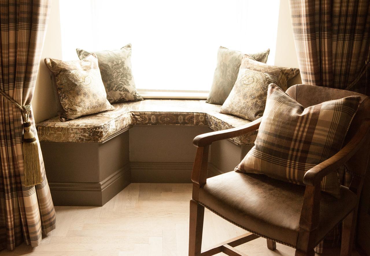The Greyhound On The Test Hotel Stockbridge  Buitenkant foto
