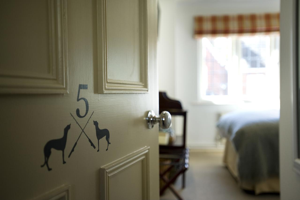 The Greyhound On The Test Hotel Stockbridge  Buitenkant foto