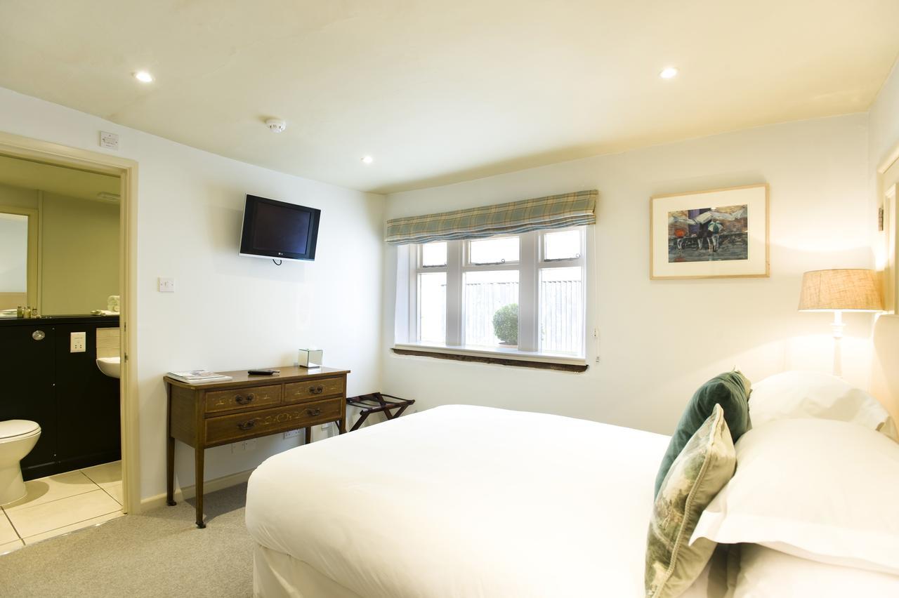 The Greyhound On The Test Hotel Stockbridge  Buitenkant foto