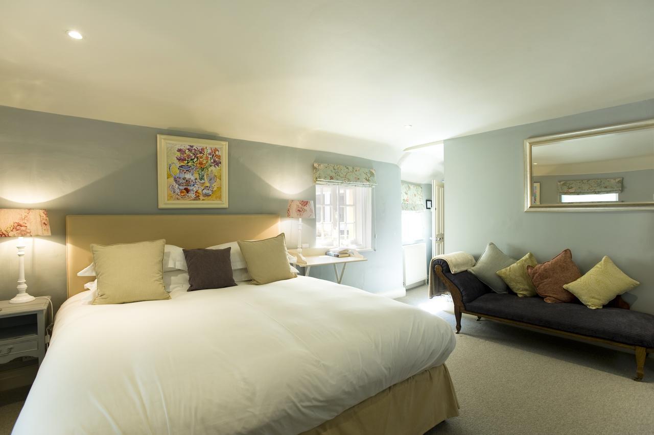 The Greyhound On The Test Hotel Stockbridge  Buitenkant foto