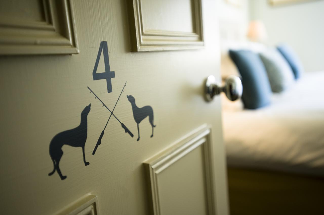 The Greyhound On The Test Hotel Stockbridge  Buitenkant foto
