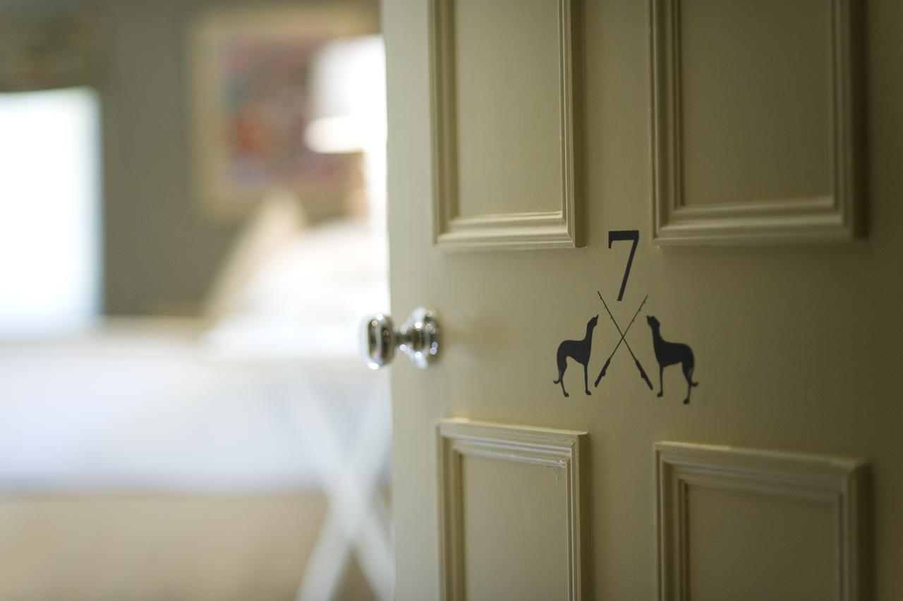 The Greyhound On The Test Hotel Stockbridge  Buitenkant foto