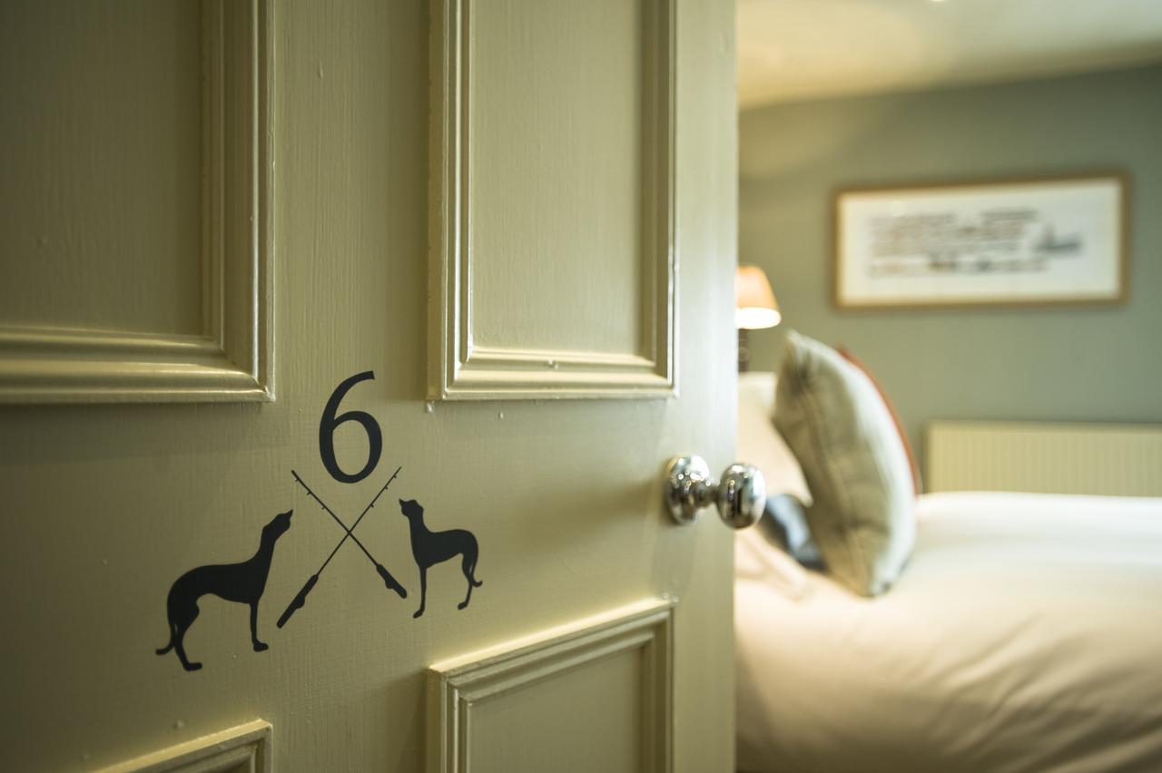 The Greyhound On The Test Hotel Stockbridge  Buitenkant foto