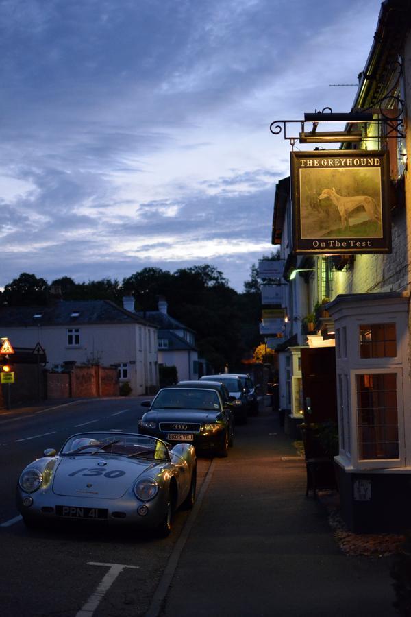The Greyhound On The Test Hotel Stockbridge  Buitenkant foto